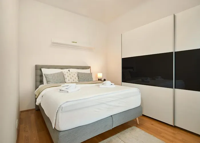 Flarent Apartments-hg דירה *